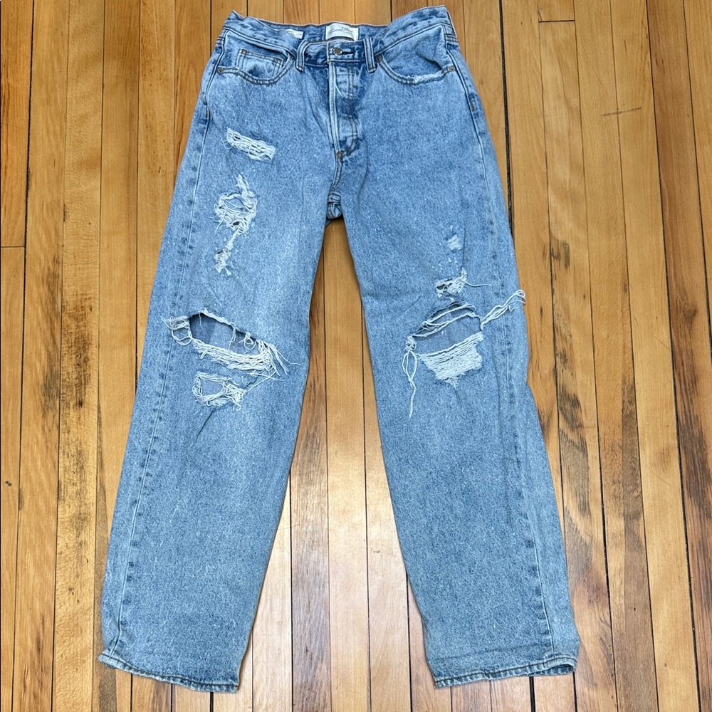 Women’s Distressed Universal Thread Blue Jeans